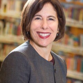 Lisa Rosenblum Headshot