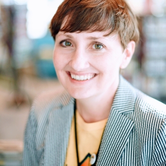 Amanda Perry Headshot