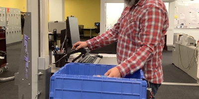 Tote Lift At Work Rotated