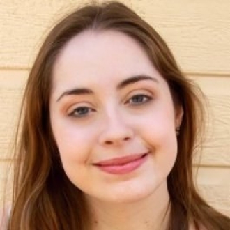 Anna Gadzinksi Blog Headshot